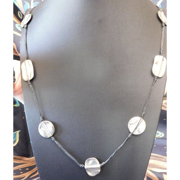 Brutalist Hammered Disc Silver Tone Station Necklace - Picture 2 of 3